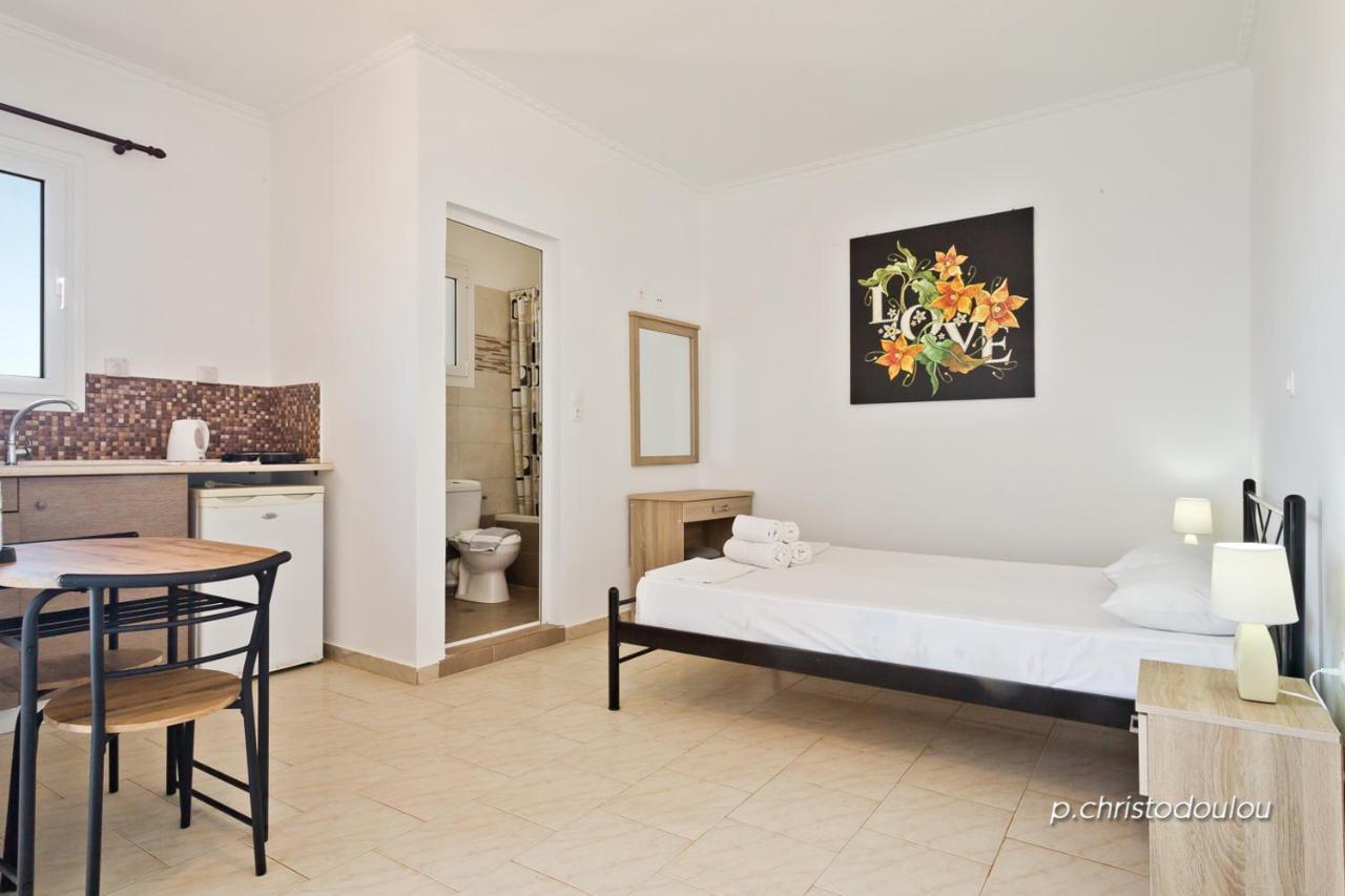Albatros Studios & Apartments Lefkos  المظهر الخارجي الصورة